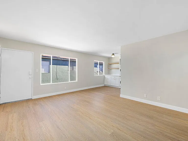 3020 E 3rd St #9 — Photo 12