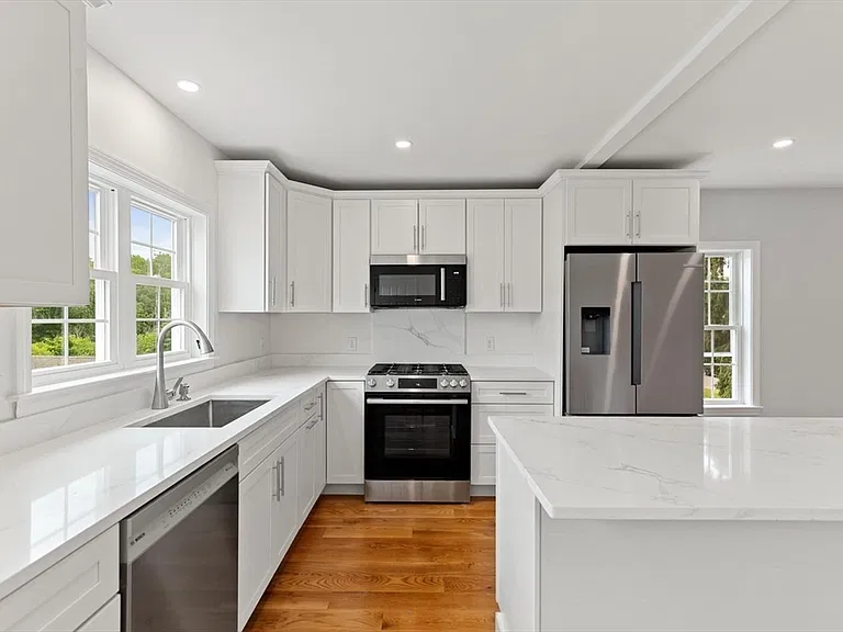 63 Pleasant St #2 — Photo 4