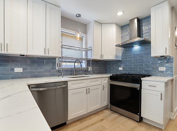 5th image of 6117 W 83rd St
