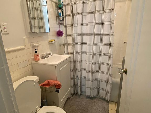5th image of 84 Winchester St #1