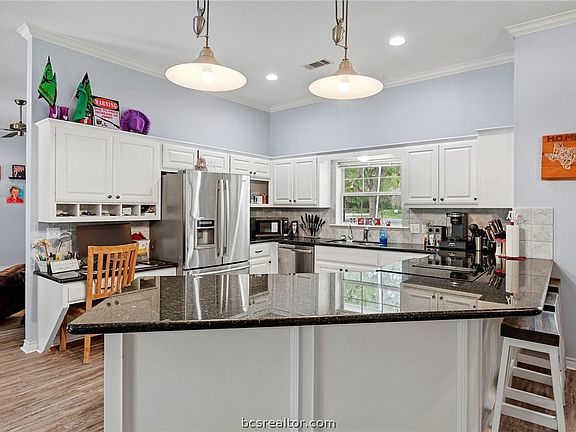 5th image of 7601 Jones Rd