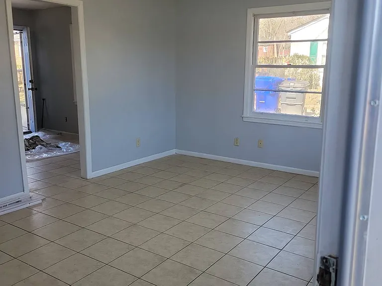 Livingroom, view from front door