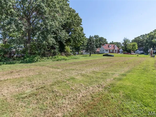 2 Barcelona Ave, Saint Louis, MO 63138