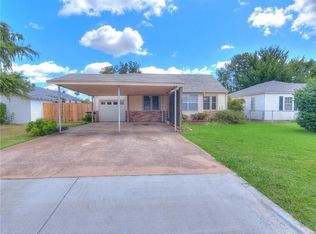 510 SW 1st St, Moore, OK 73160