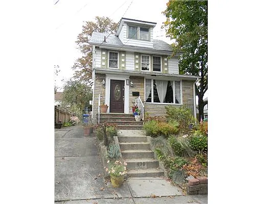 439 Cedar Ave photo 1