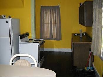 4th image of 1619 Starkweather Ave