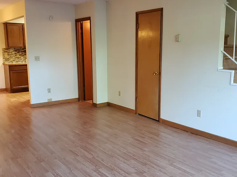 1607-1611 NE 26th Ave #5 — Photo 2