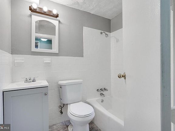 5th image of 341 54th St NE