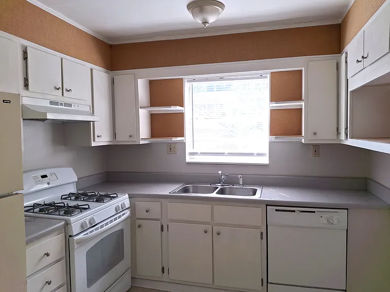 756 Greenwood Ave NE #7 — Photo 9