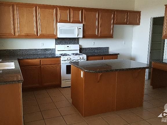 5th image of 86179 Pinot Noir Ln