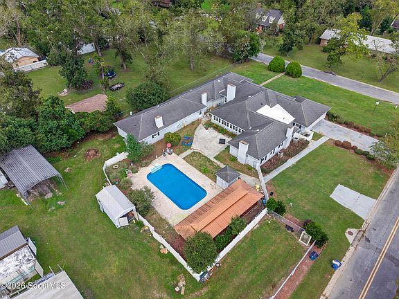 3rd image of 2501 Mahan Dr
