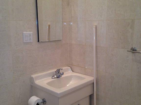 4th image of 326 W 77th St APT 4
