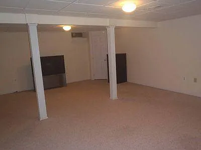 121 Henning Dr — Photo 17