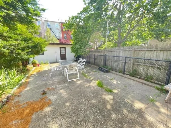 145 Grand Street image 13 of 13