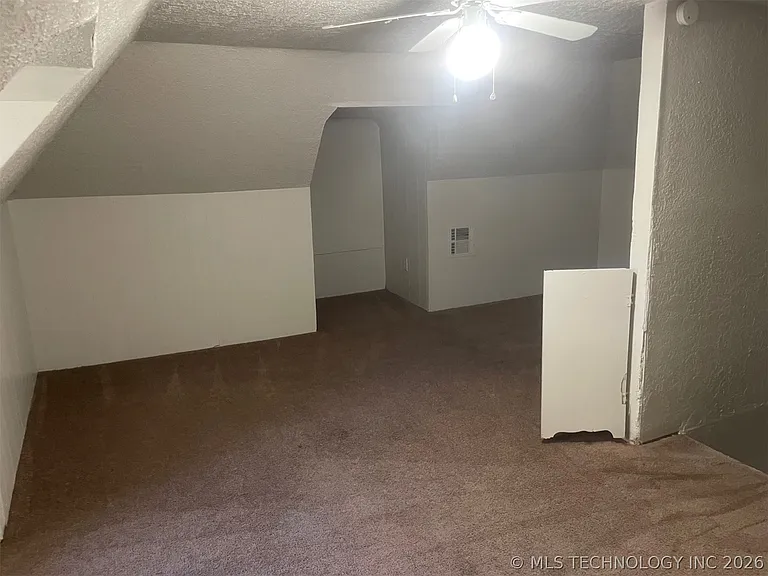 409 W Commercial St — Photo 13