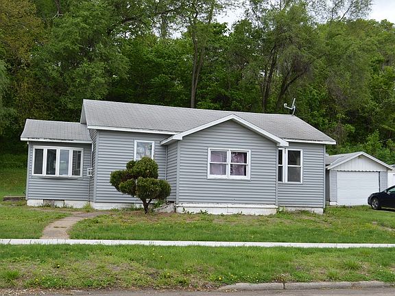 2nd image of 313 N Main St