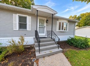 7 Amy Ln, Hampstead, NH 03841