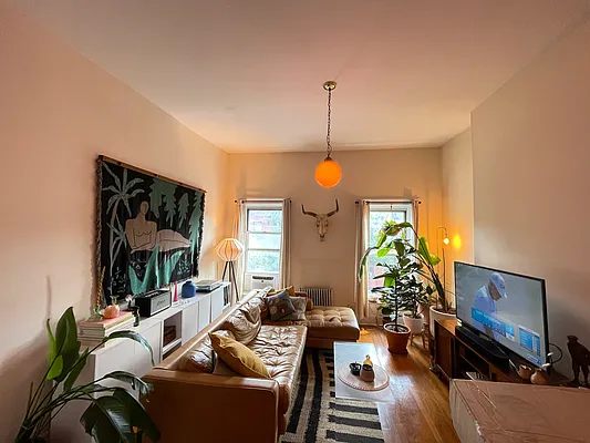Rented by Realty Collective | media 2