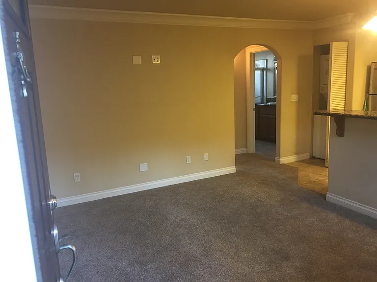 800 N Mollison Ave N #5 — Photo 9