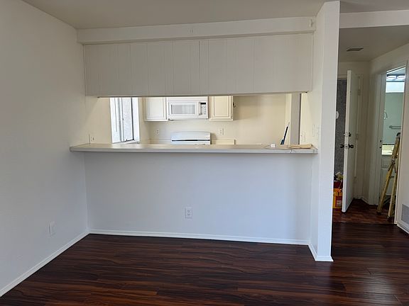 4th image of 835 W 164th St