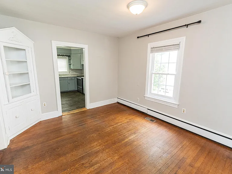 1109 N Division St — Photo 17
