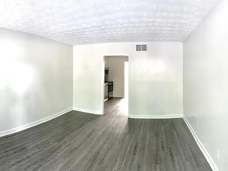 243 Crest St #6 — Photo 6