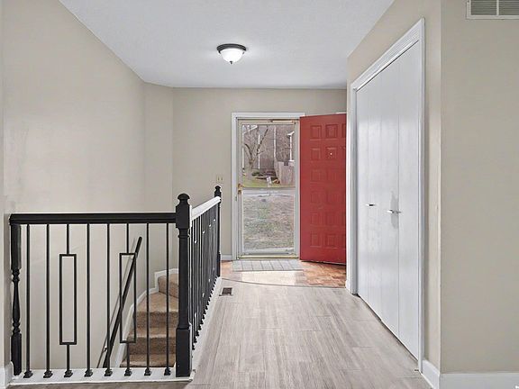 5th image of 1011 Lakecrest Rd
