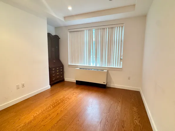 40-22 College Point Boulevard image 21 of 26