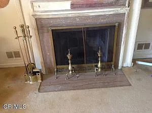 2060 Riverside Dr photo 1