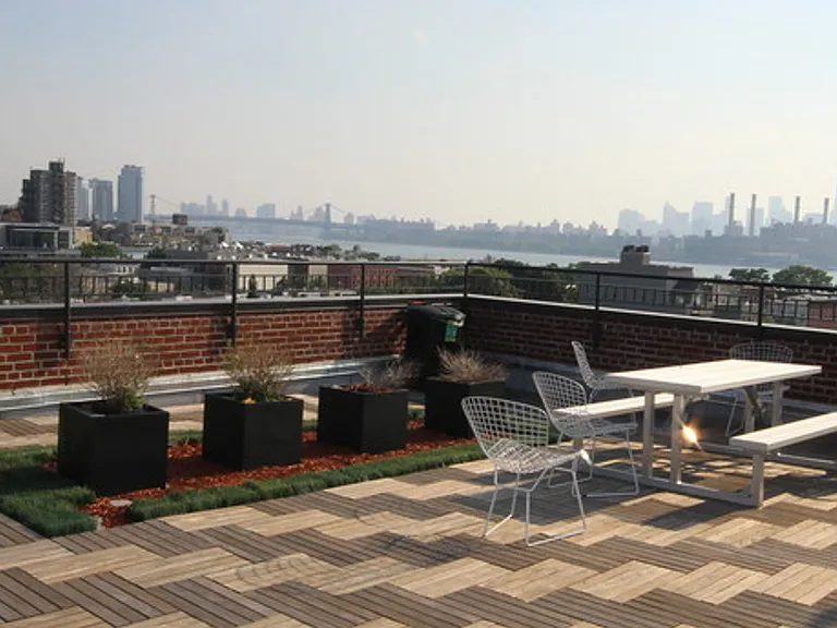 100 Dupont St #1L — Photo 8