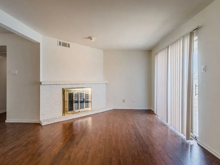 Shenandoah Apartments — Photo 14