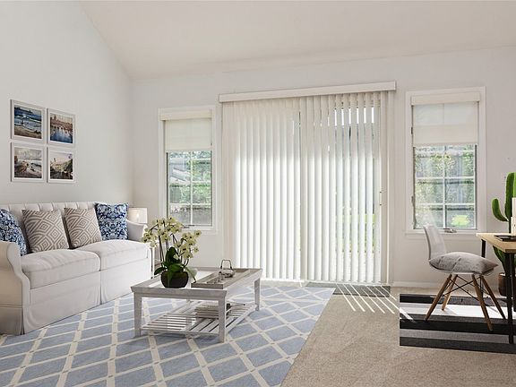 4th image of 16 Pleasant Ln #16