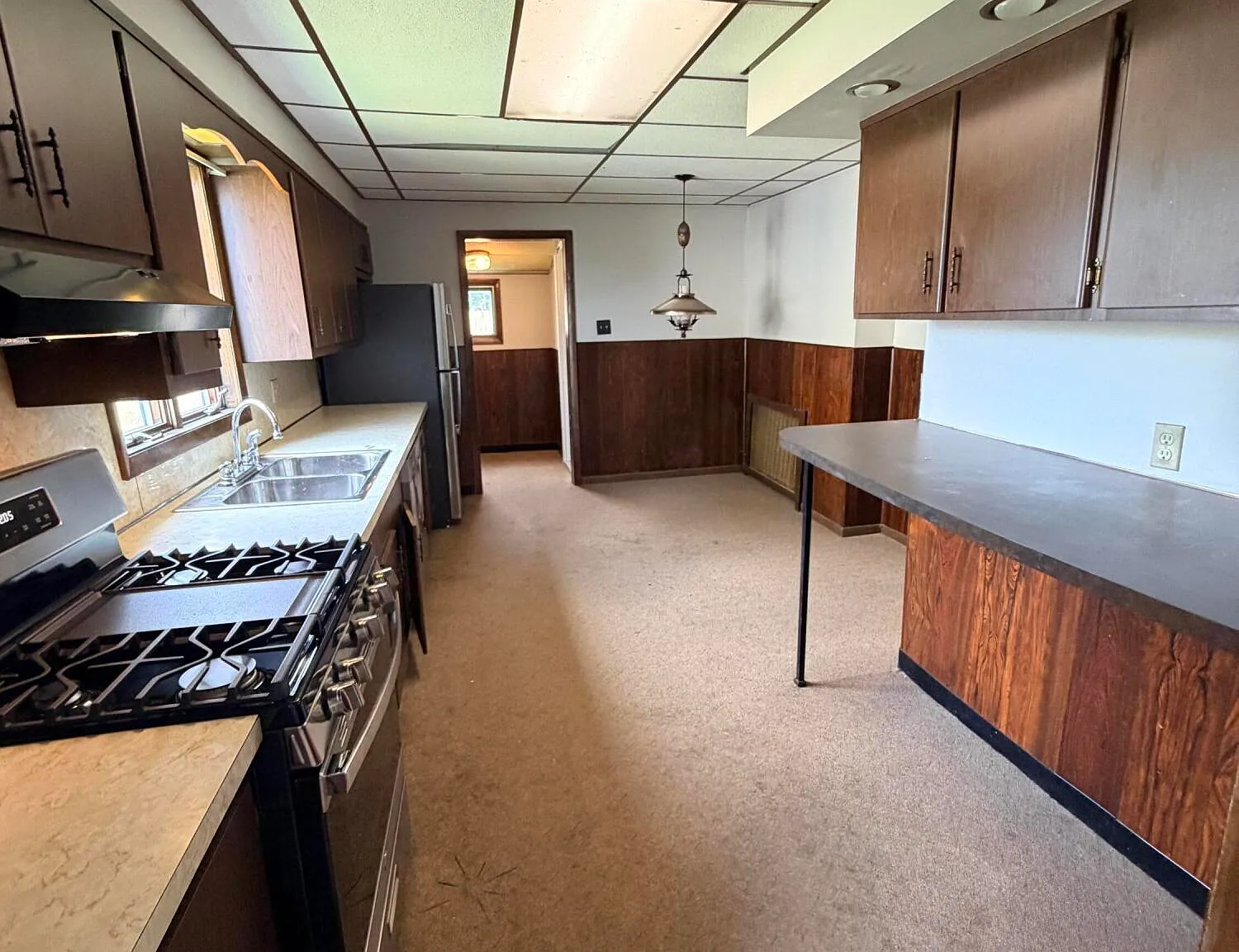 3 bed, 1.0 bath, 1585 sqft, $1,875 — Photo 4
