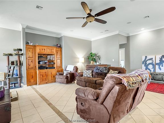 5th image of 305 Gleeson Ct