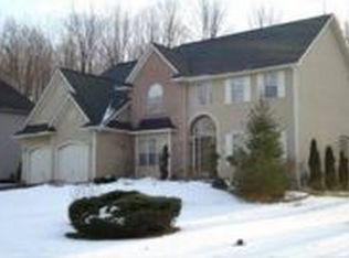 8309 Crimson King Cir, Baldwinsville, NY 13027
