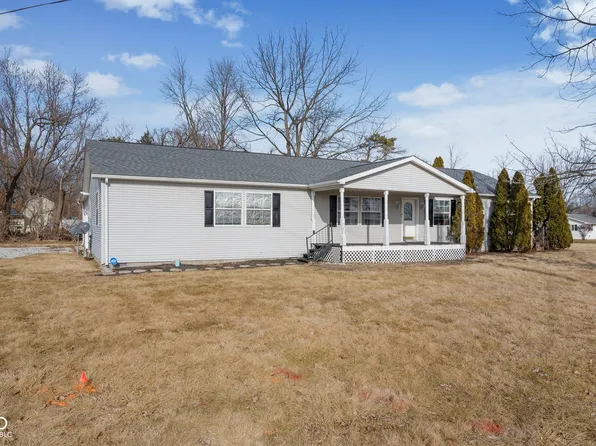 8688 Bono Rd, Terre Haute, IN 47802