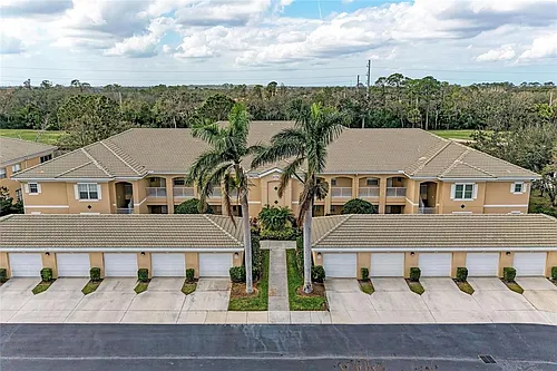 6326 Grand Oak Cir #203 Photo 1