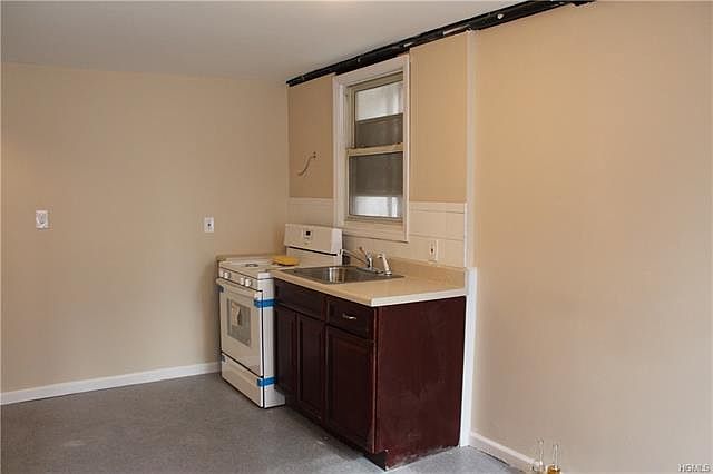 2nd image of 1334 Elder Ave