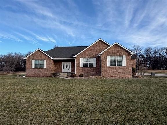 2nd image of 214 Cardinal Ln