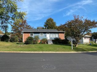 4119 Locust Ln, Fairfax, VA 22030