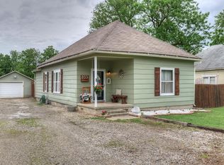 205 E Maple St, Liberal, MO 64762