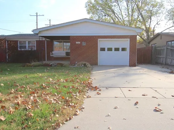 129 Anita Dr, Haysville, KS 67060