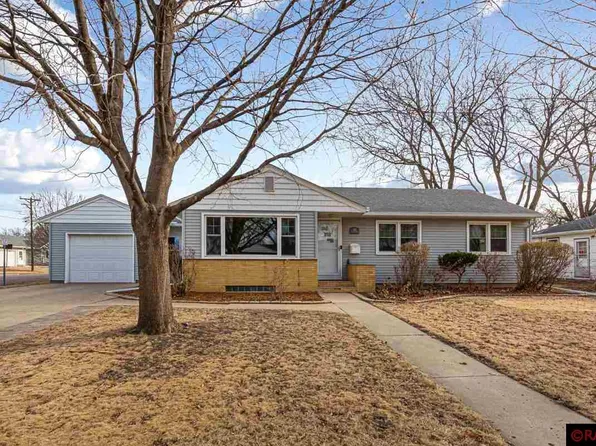 203 Thayer Ave, Mankato, MN 56001