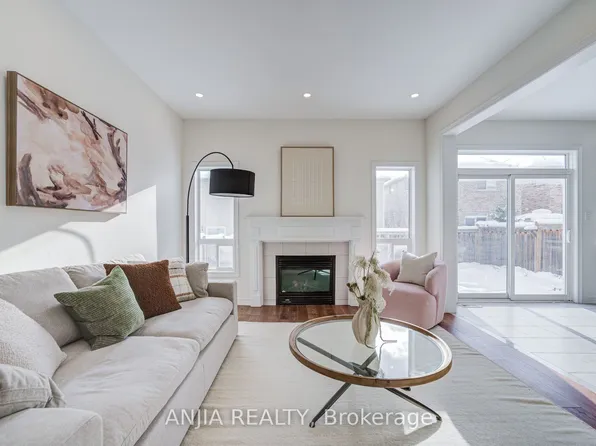 23 Grey Wing Ave, Georgina, ON L4P 0B8