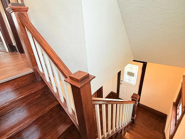 563 Cedar Ave — Photo 17