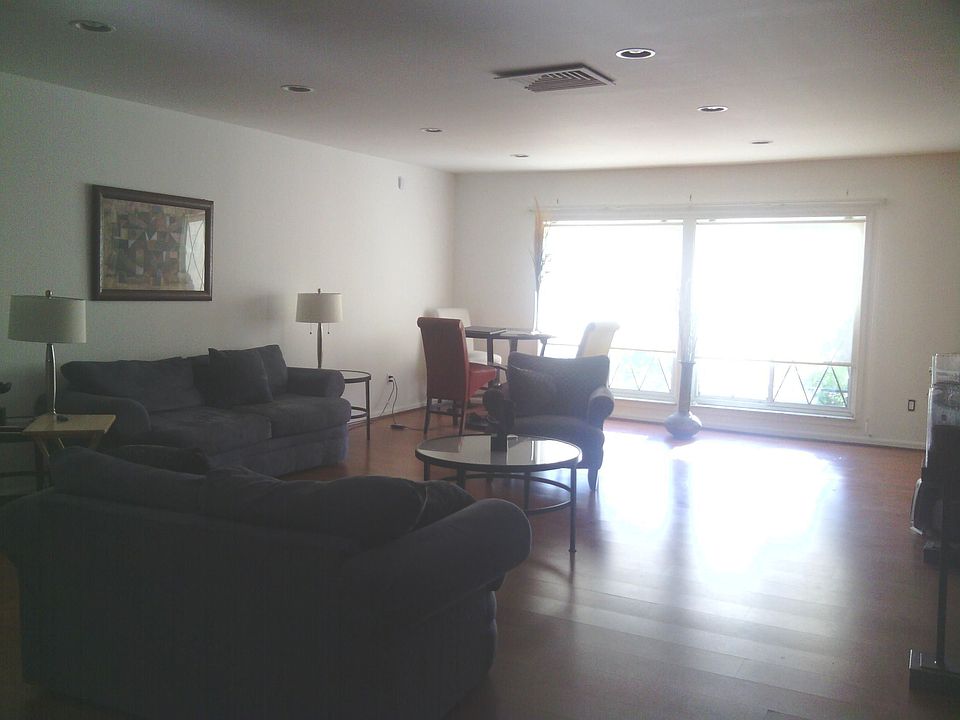 2nd image of 25720 Southfield Rd APT 206