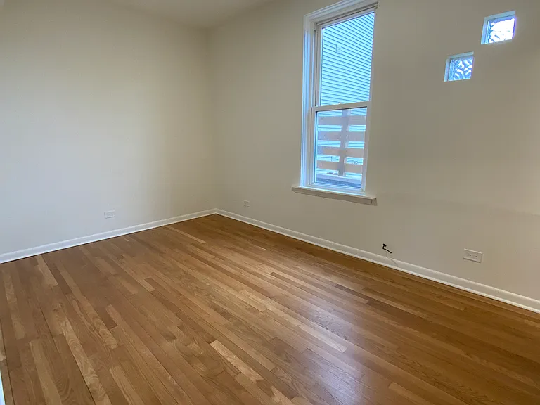 2528 N California Ave #2 — Photo 8
