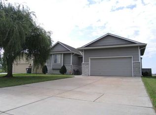 11823 W Grant Ct, Wichita, KS 67209