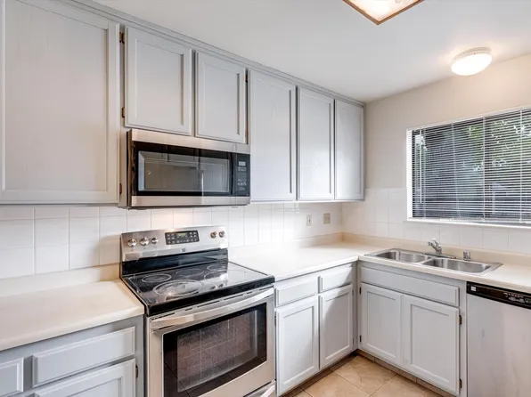 121 Elbridge Avenue #B, Cloverdale, CA 95425