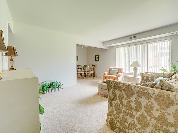 warren woods apartment living area